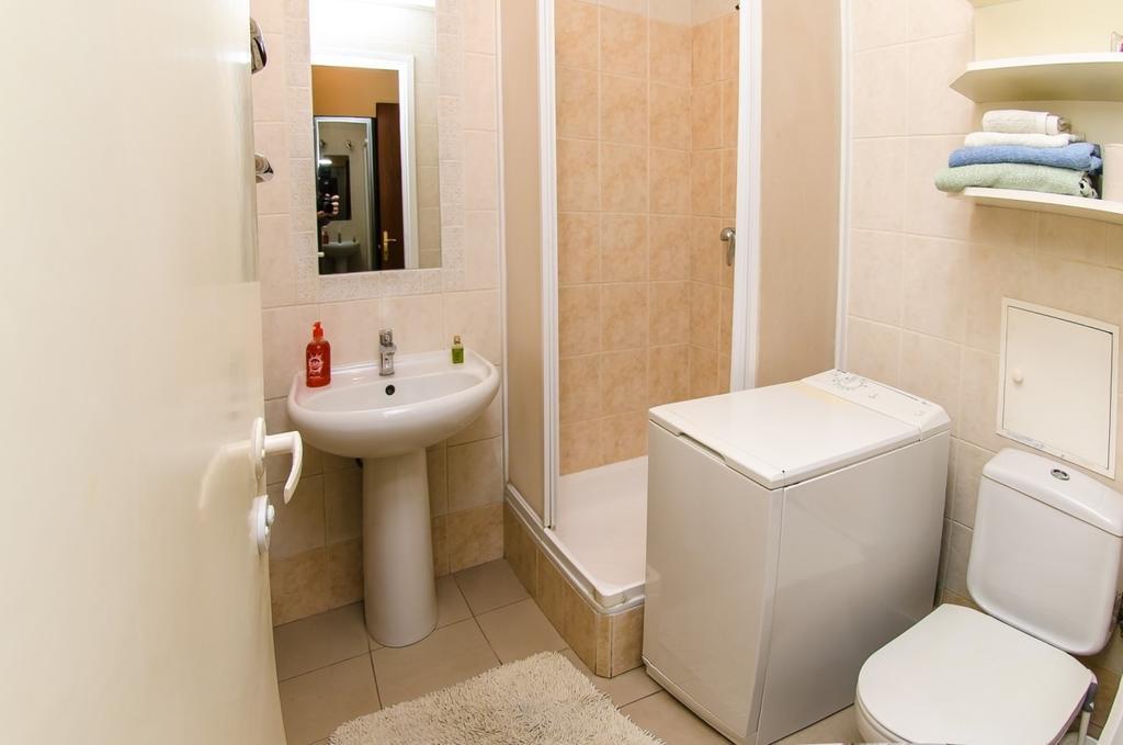 Apartment Triokhsviatytelskaya Street 3 Kijów Zewnętrze zdjęcie